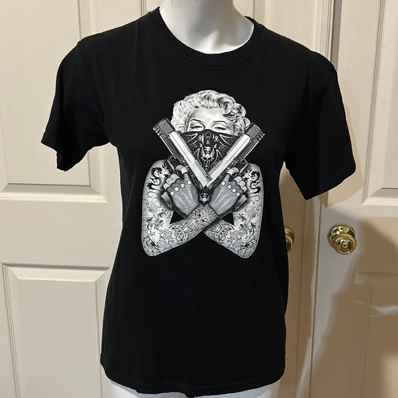 Keya unisex Small Black T - Picture 2 of 8